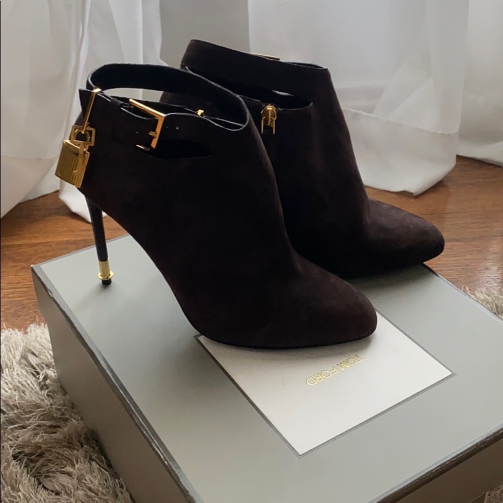 Tom Ford deep brown booties 🔥